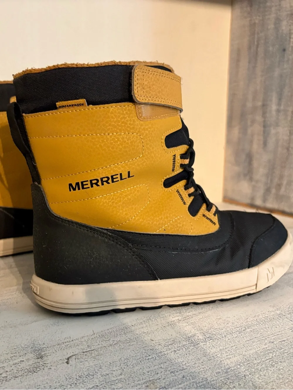 Merrell Kids Black and Wheat Snow Boots